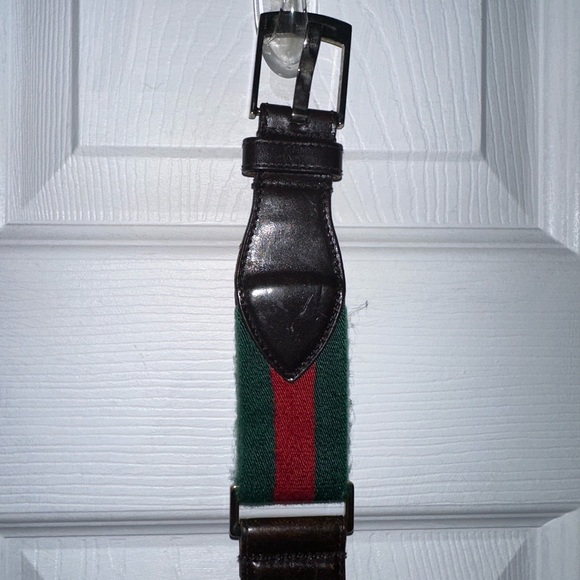 Gucci Black and Green Belt Bag with Signature Style - Picture 1 of 3